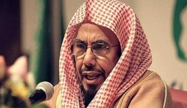 داعية سعودي يحذر المتزوجين: لا تعبثوا بالهواتف!