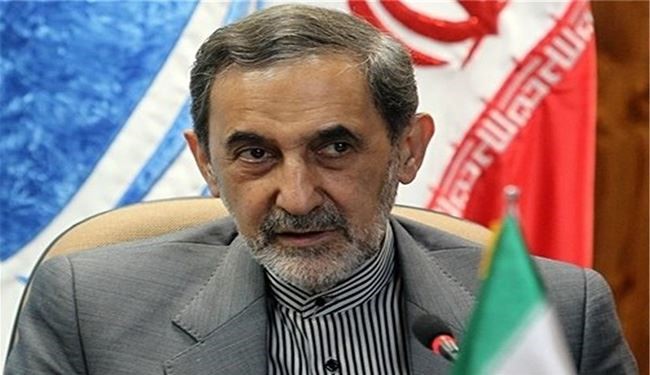 ولايتي: من واجبنا جميعا ان نقاوم الصهاينة وندافع عن المقاومة