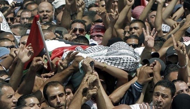 الآلاف يشيعون فتى فلسطينيا قتله جيش الإحتلال