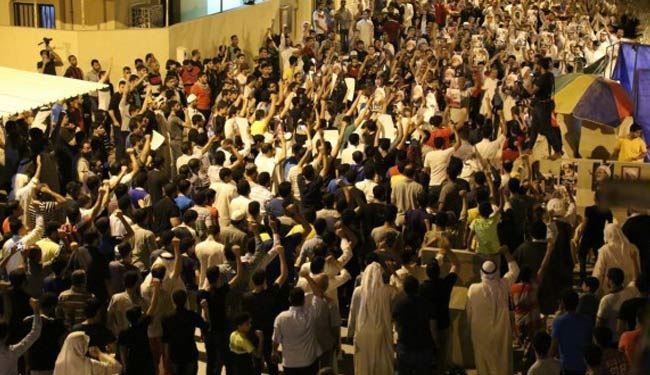 بالصور؛ الآلاف يواصلون الاعتصام امام منزل الشيخ عيسى قاسم