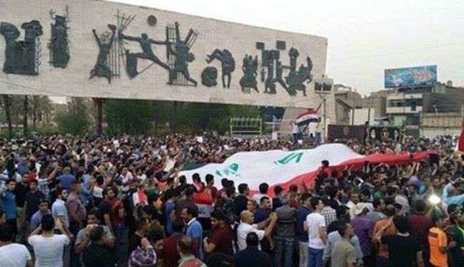 انسحاب المتظاهرين من ساحة التحرير بعد مغادرة الصدر