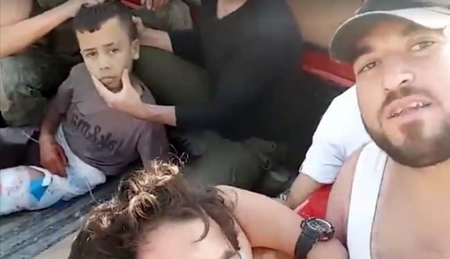 بأي حق وتحت اي اسلام يذبح هذا الطفل الفلسطيني؟
