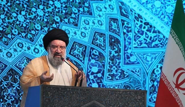 خطيب جمعة طهران: لا سبيل امام الشعب البحريني سوى المقاومة