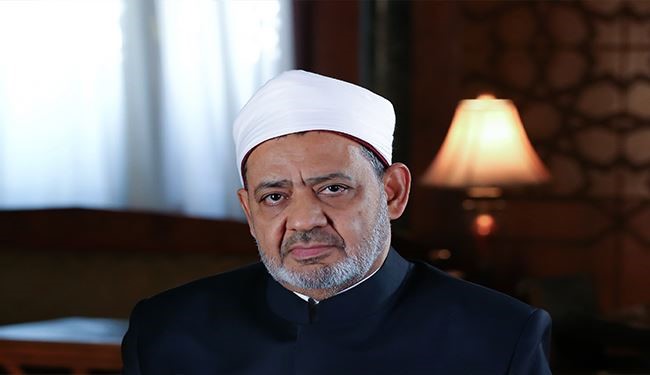 شيخ الأزهر يدعو لإصدار فتاوى تحرّم الاقتتال بين السنة والشيعة