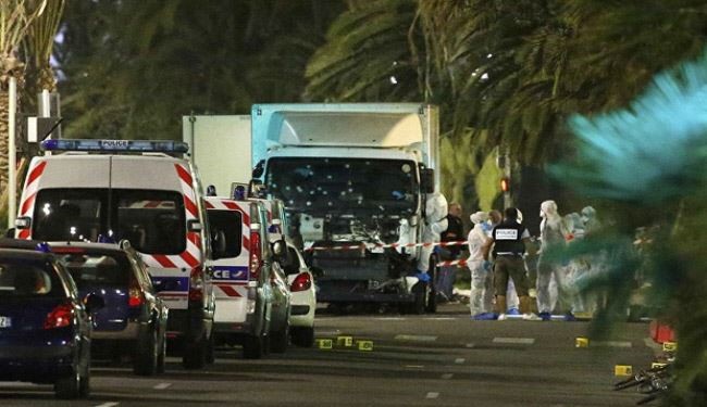 كيف وصل قاتل نيس هدفه بشاحنة تزن 19 طنا؟!