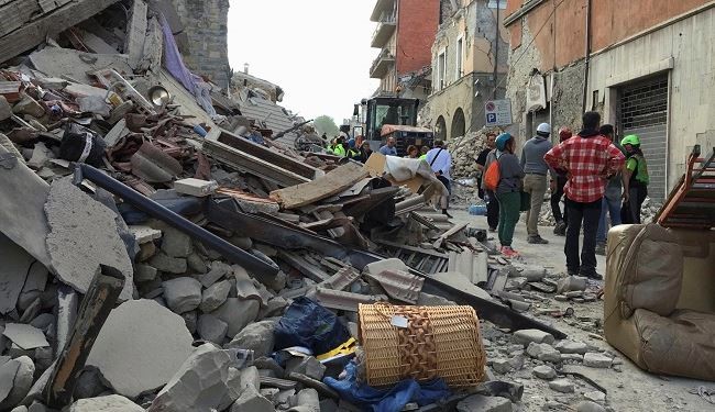 ارتفاع ضحايا زلزال ايطاليا لأكثر من 159 قتيلا وجريحا
