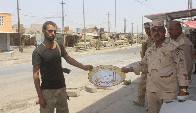 صور من القيارة: منشورات داعش،أوامر تعسفية وفرحة الاهالي بالتحرير