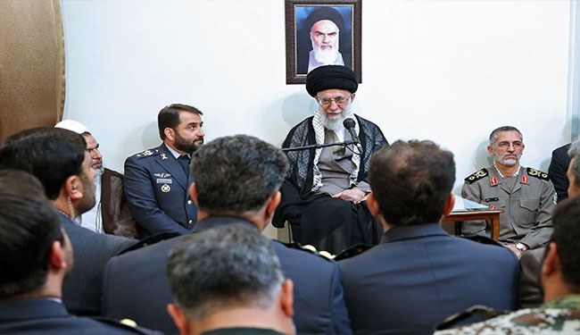 قائد الثورة يؤكد أن العدو سيتلقى ضربة قوية إذا أقدم على أي هجوم
