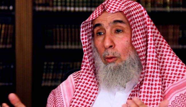 داعية سعودي يحرم الخروج على الكفيل ويثير جدلاً واسعا