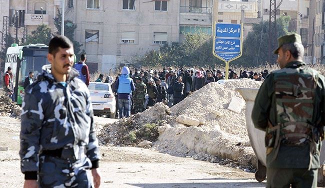 مصادر: بدء إخراج المسلحين من الوعر بحمص 