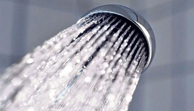 استحم بالماء البارد لمدة اسبوع كامل وهذا ما حصل معه!
