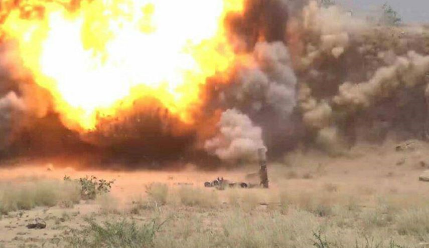 صور؛ فريق هندسي بصعدة يفجر قنابل عنقودية خلفها العدوان السعودي