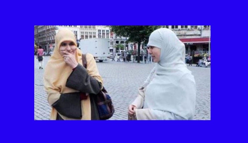 حملۀ زن آمریکایی به زنان مسلمان و نوزادانشان