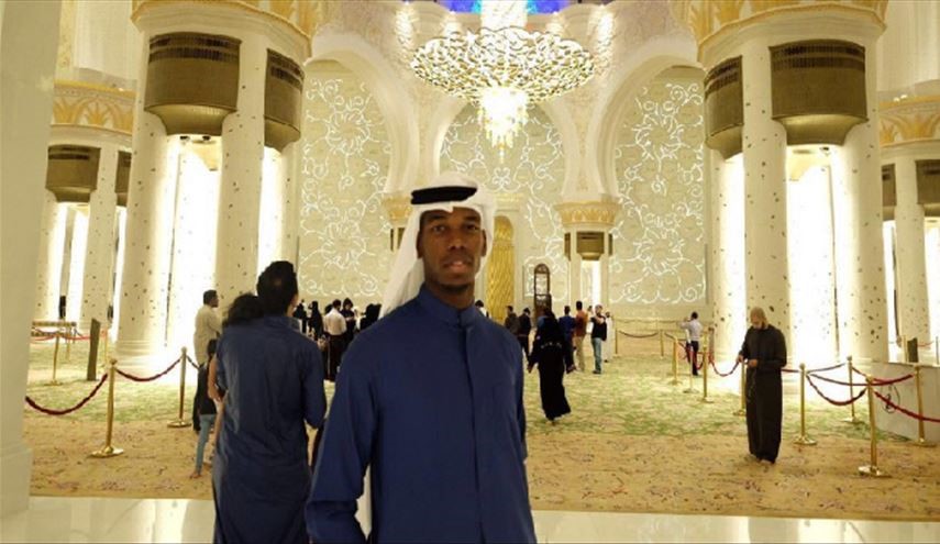 بهذه الطريقة...أغلى لاعب في العالم يهنئ المسلمين بالعيد