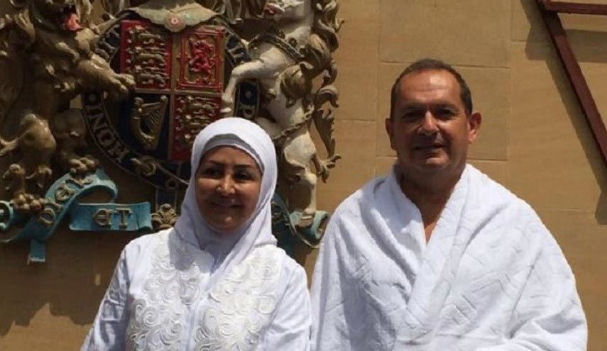بالصور.. سفير بريطانيا بالسعودية يؤدي الحج بعد إشهار إسلامه