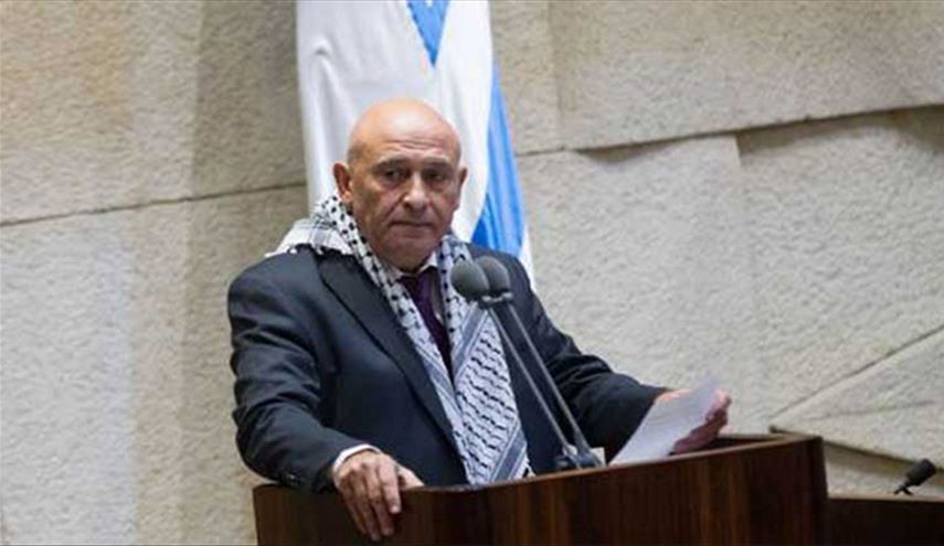 بيريز مغطى بالدم الفلسطيني من رأسه إلى أخمص قدميه