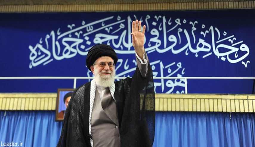 آية الله خامنئي يؤكد على تعزيز القدرات الدفاعية للبلاد