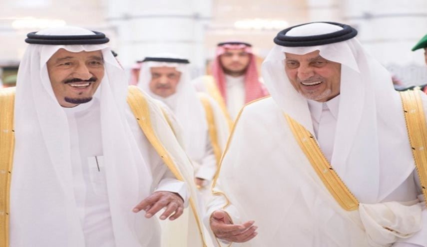 الملك السعودي يأمر الأمير خالد الفيصل بالعودة لقرض الشعر!