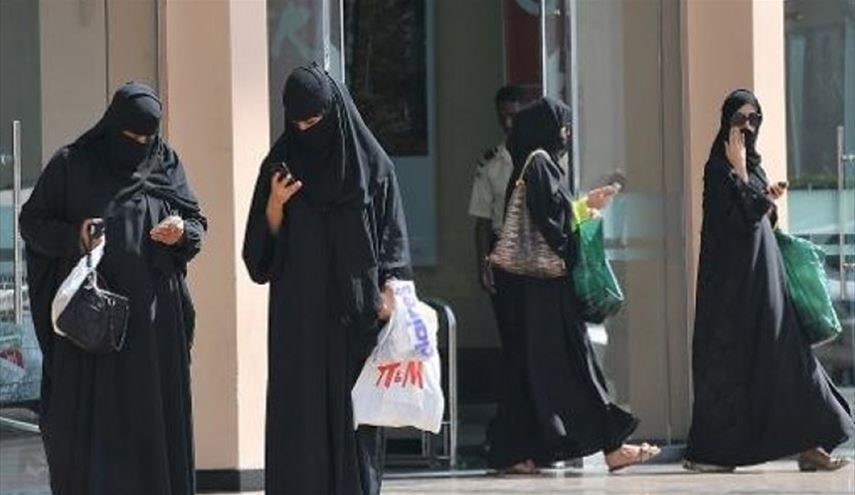 عريضة لإسقاط ولاية الرجل على المرأة في السعودية