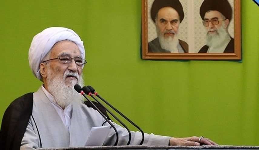 آية الله موحدي كرماني: لا جدوى من تعليق الآمال باميركا