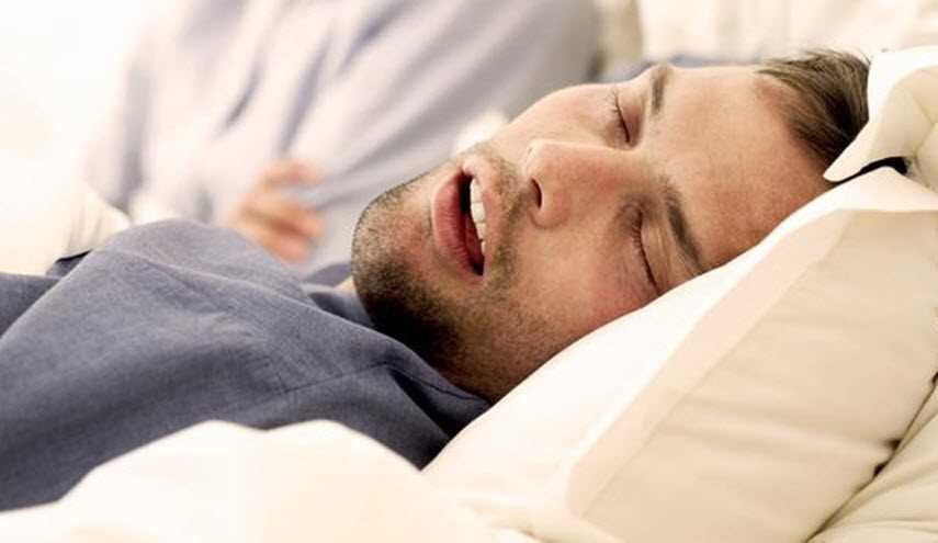 5 أطعمة تخلصك من صوت الشخير المزعج