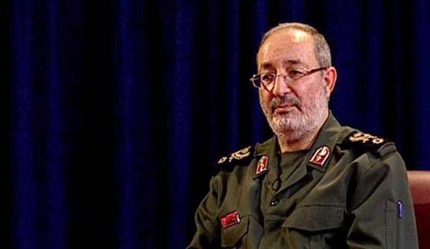 جزائري: من يهدد ايران في الخليج الفارسي يفتقد للفهم العسكري