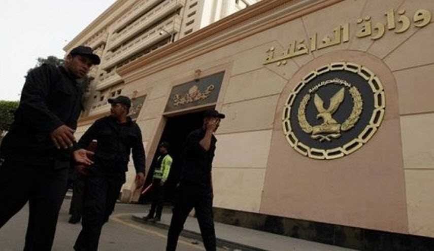 مصر تضبط 14 شخصا حرضوا على العنف عبر الإنترنت