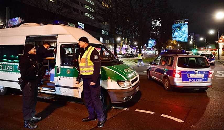 الشرطة تعتقل شخصا في برلين وتدعو السكان للبقاء في منازلهم