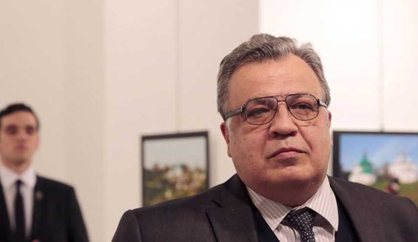 شاهد .. 16 صورة توثق لحظات اغتيال السفير الروسي في انقرة من جميع الزوايا!