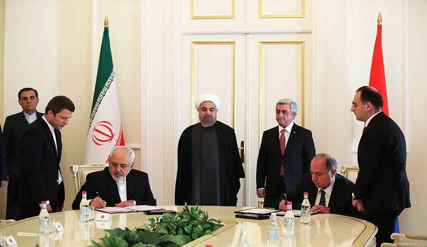 ايران وارمينيا توقعان خمس وثائق للتعاون المشترك
