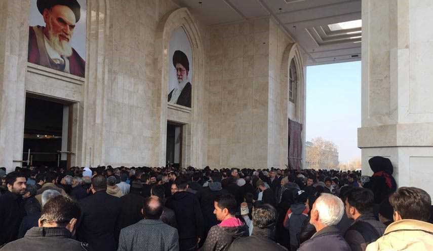 حضور سید حسن خمینی در مراسم تدفین پیکر آیت الله رفنسجانی