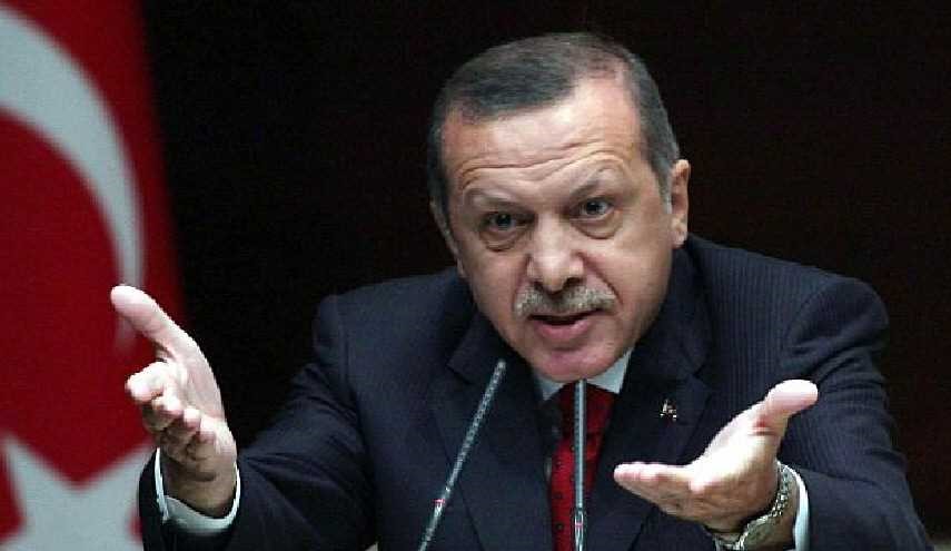 لهذا السبب.. أردوغان يؤيد مهاجمة ترامب لمراسل 