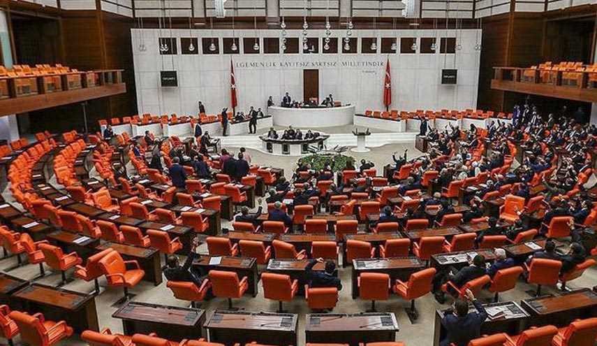 البرلمان التركي يوافق على تعزيز صلاحيات اردوغان