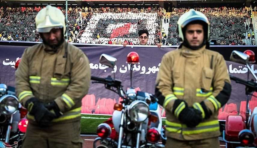 تجلیل اهالی فوتبال از آتش نشانان در ورزشگاه آزادی | تصاویر
