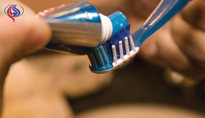 احذر.. استخدام فرشاة الاسنان بهذه الطريقة يصيبك بالامراض!