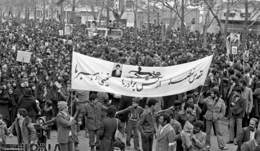 7 فبراير 1357- حشد الشعب الإيراني لعودة الإمام الخميني
