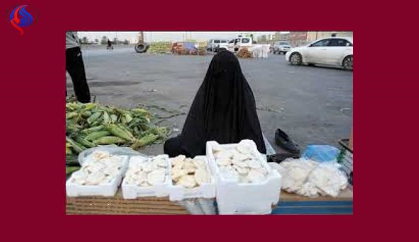 سعوديات يبعن على الارصفة.. سيصدمك عدد اللائي يعلن أسرهن!
