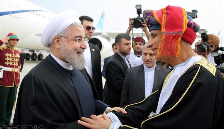 الرئيس الإيراني الدخول إلى عمان