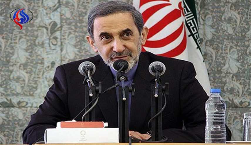 ولايتي: ايران لديها اواصر عديدة مع الكويت وسلطنة عمان