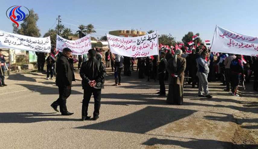 متظاهرون يقطعون طريق بعقوبة- خانقين