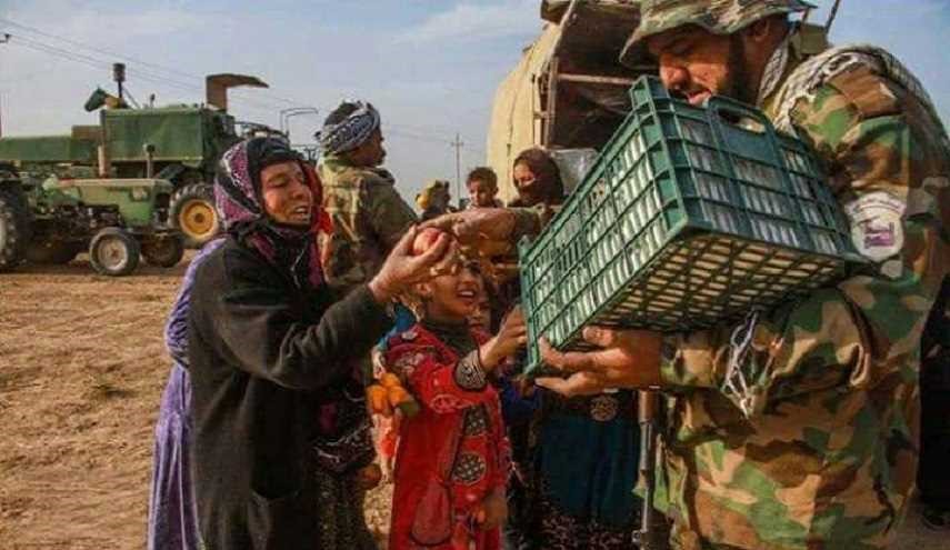 الحشد الشعبي يغيث 1200 شخصا من العوائل النازحة في تلعفر
