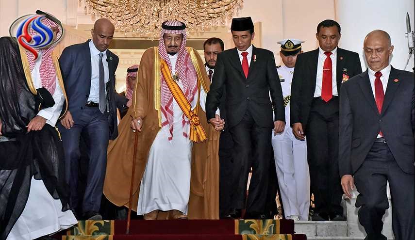 صور.. بذخ لامثيل له في زيارة الملك السعودي لإندونيسيا!