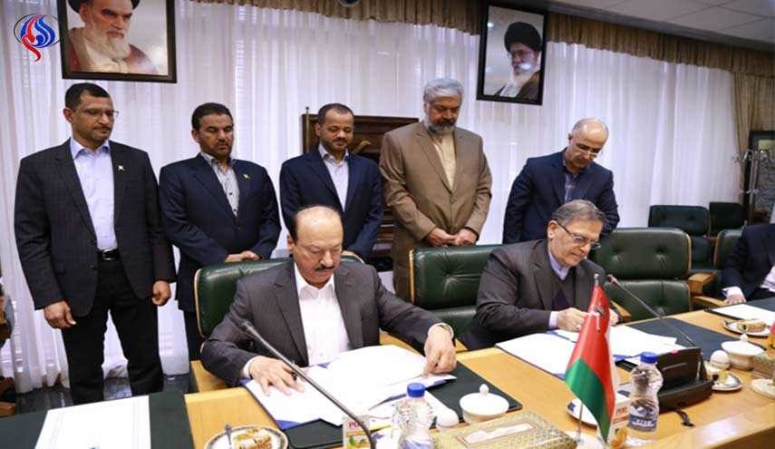 ايران وعمان توقعان مذكرة تفاهم للتعاون المصرفي