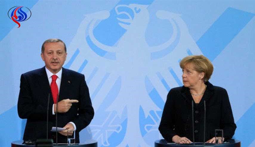 أردوغان يتهم ميركل باللجوء إلى 