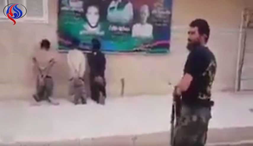 قيادي بقوات حفتر يعدم ثلاثة شبان في بنغازي!