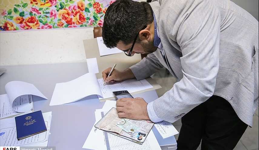 عمليات تسجيل الترشيح في الانتخابات البلدية في طهران