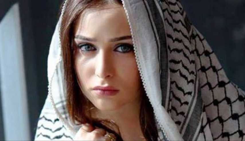 فضيحة مدوّية: نجمة حرة على صدر الصحافة العربية