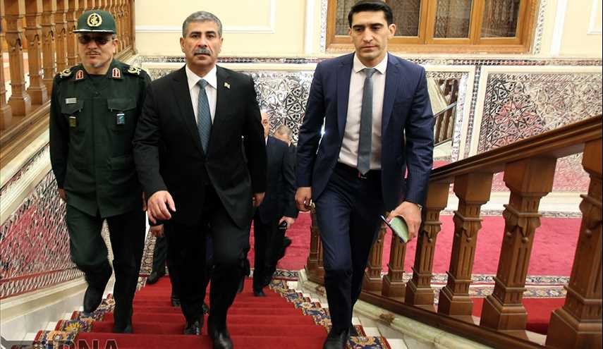 وزير الدفاع الاذربيجاني يلتقي رئيس مجلس الشورى الاسلامي