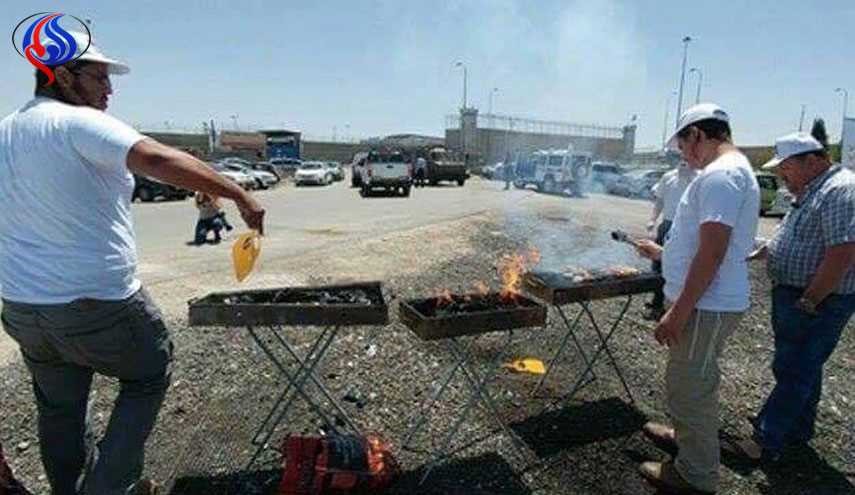 بالصور: حفلة شواء للمستوطنين.. تعذيب غريب.. ولكن أين؟