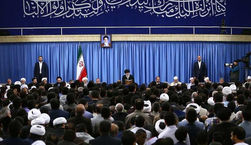 قائد الثورة يؤكد على ضرورة استمرار الحركة القرانية في البلاد